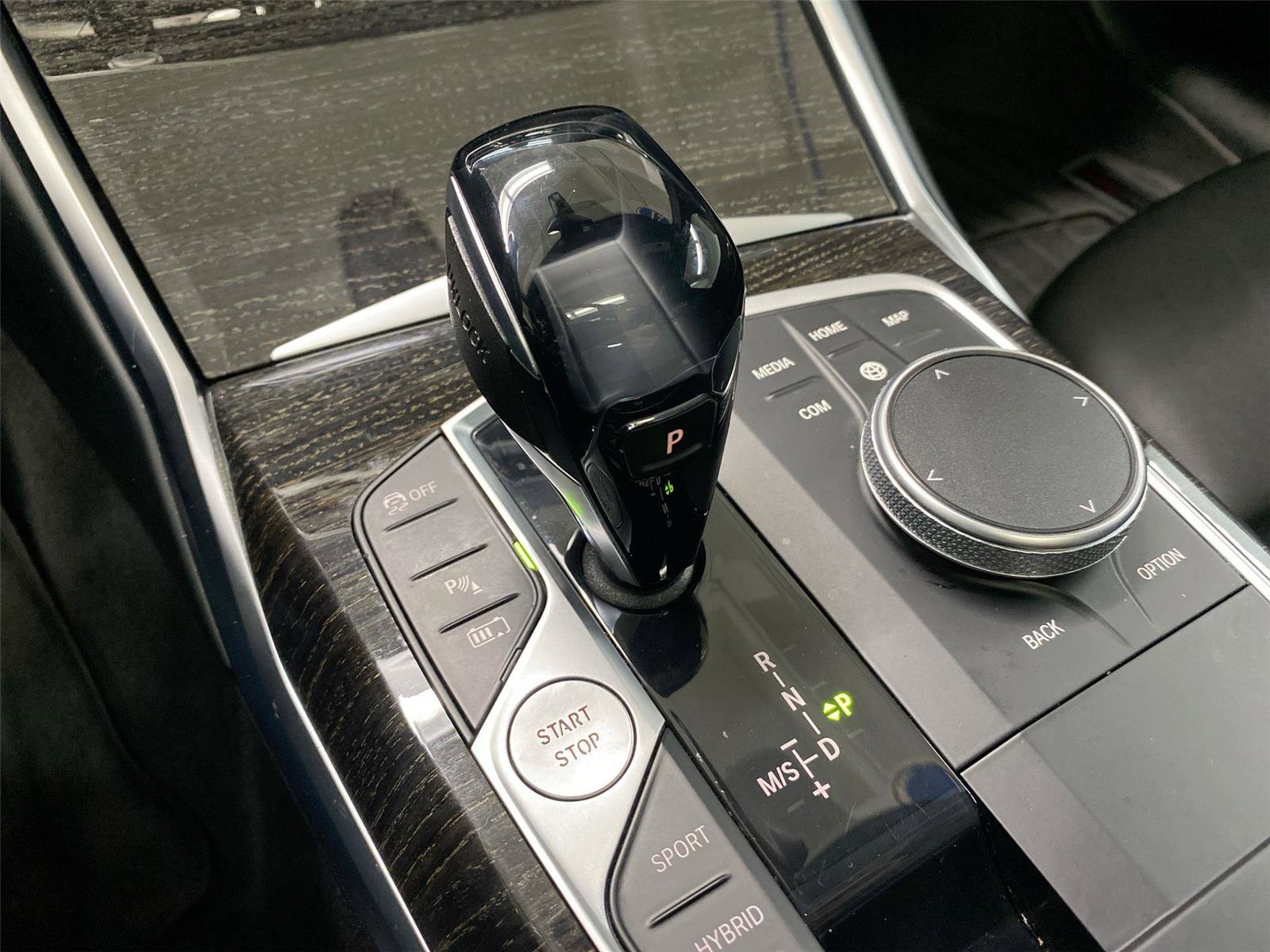 Used 2021 BMW 330e xDrive w/ M Sport Package image 26