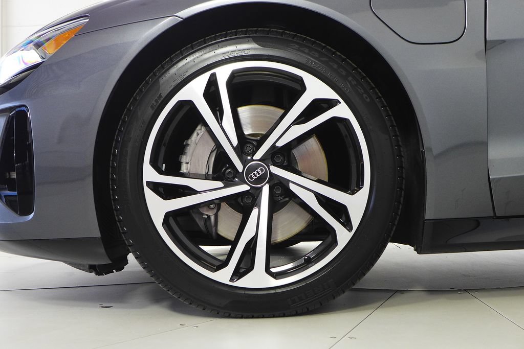 Used 2023 Audi e-tron GT Premium Plus w/ Performance Package AWD/4WD image 5