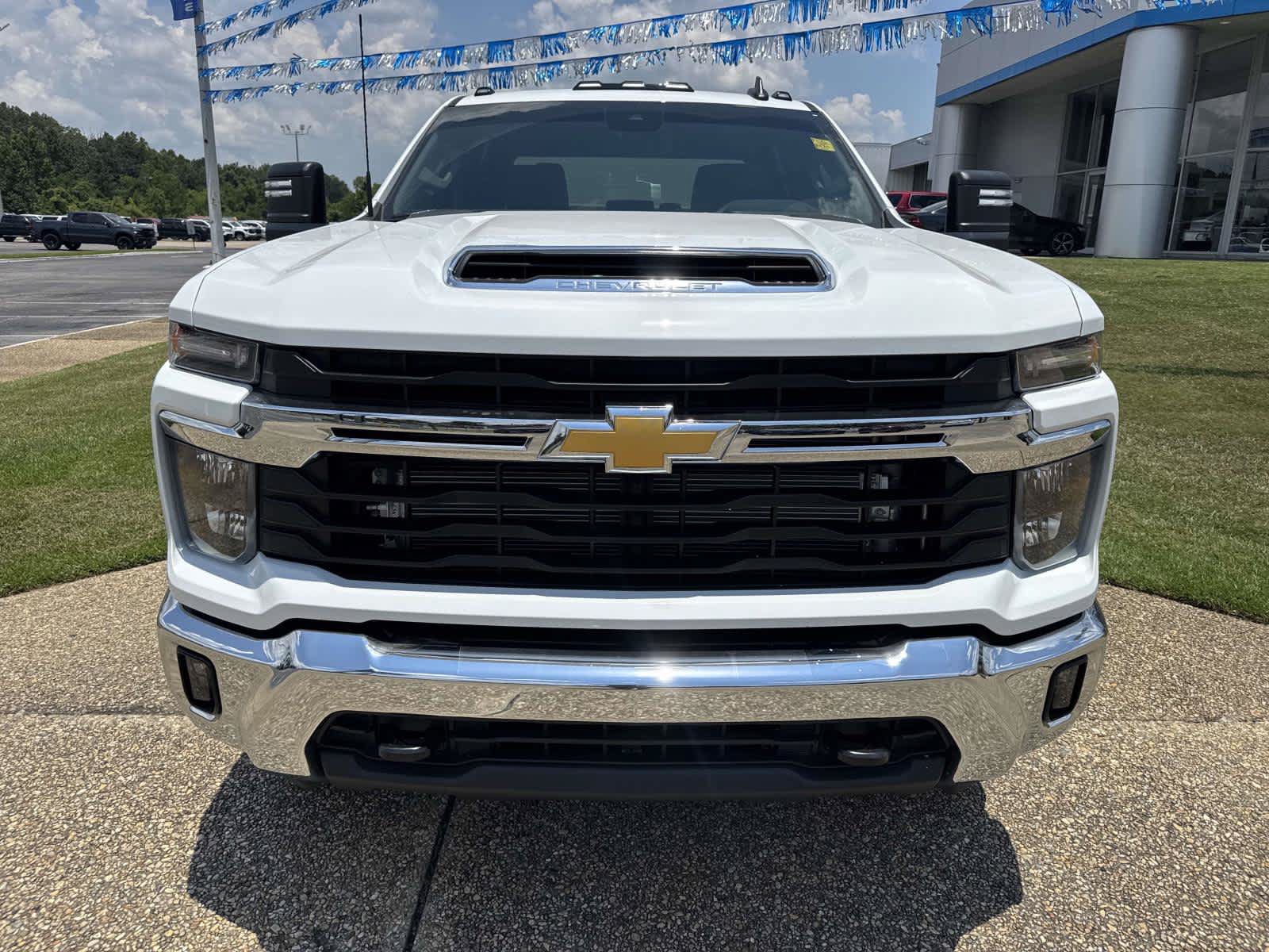 New 2026 Chevrolet Silverado 3500 LT AWD/4WD image 2