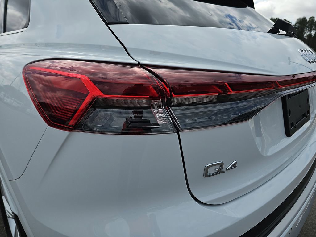 Used 2023 Audi Q4 e-tron Premium Plus w/ Premium Plus image 38