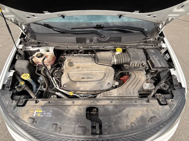 Used 2022 Chrysler Voyager LX FWD image 12