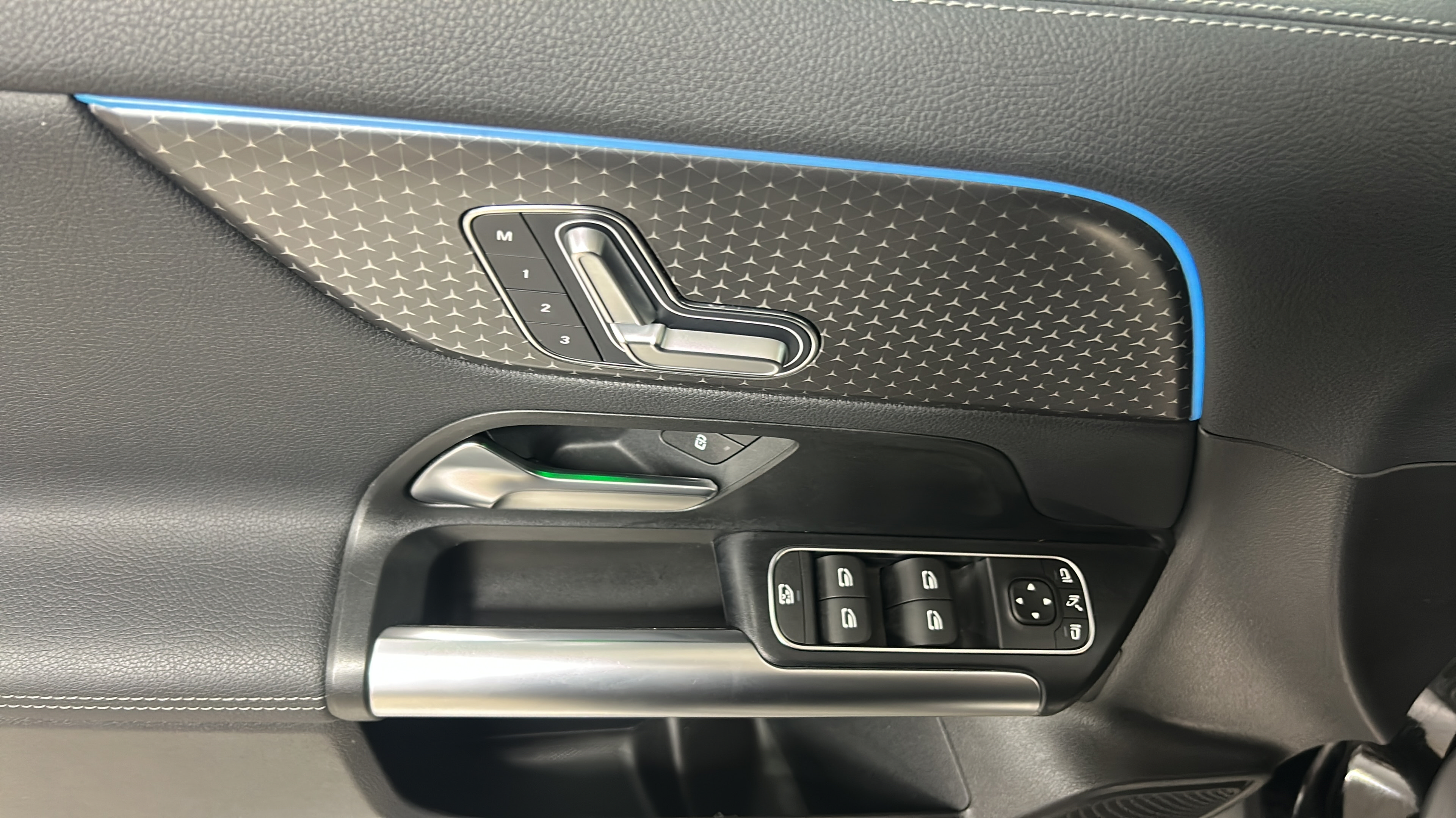 Used 2025 Mercedes-Benz GLA 250 image 14