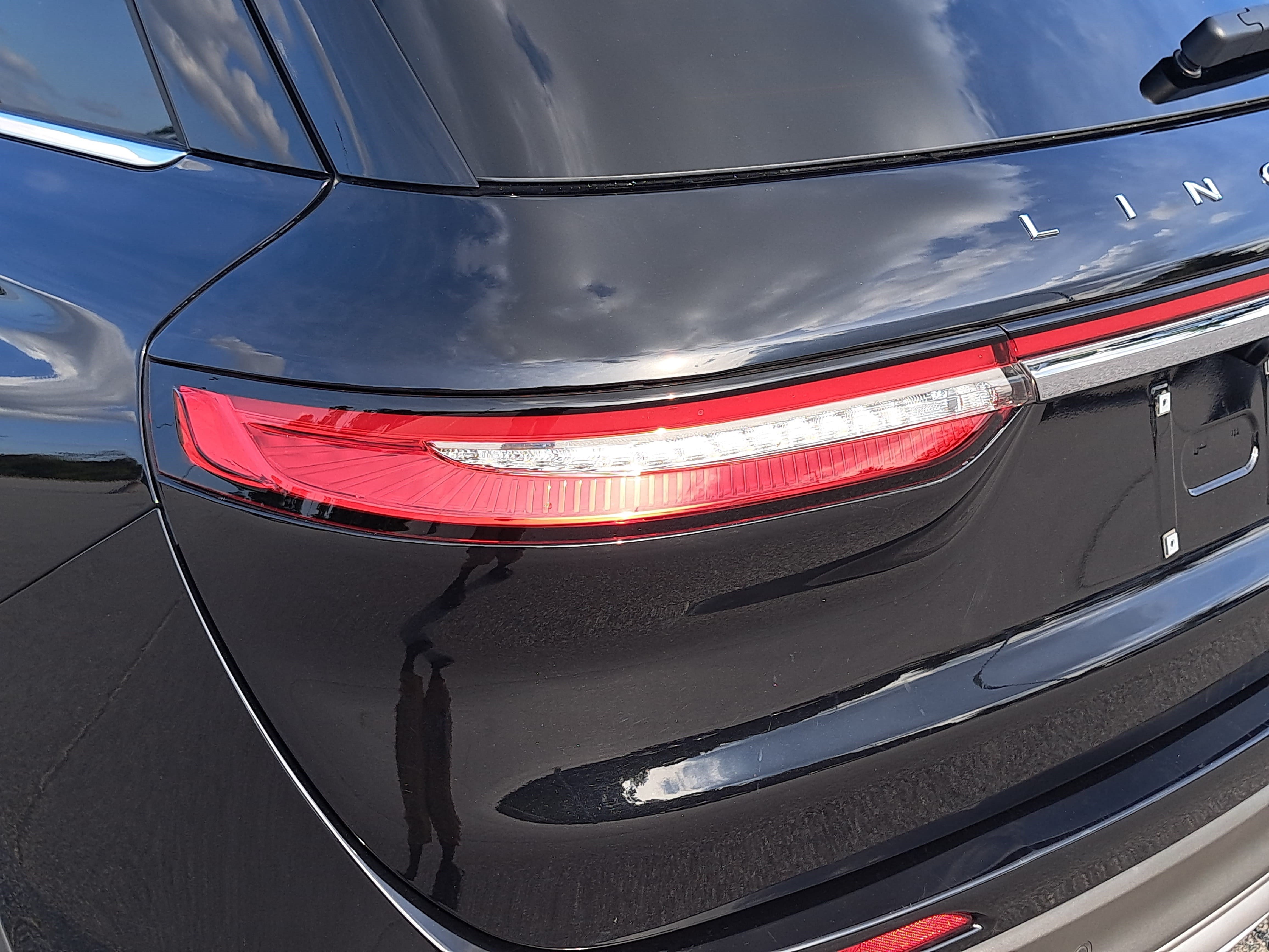 Certified 2022 Lincoln Corsair AWD w/ Premium Package image 36