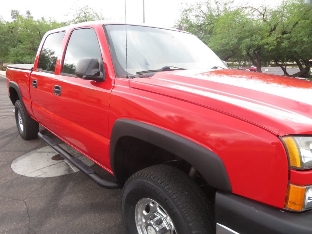 Used 2006 Chevrolet Silverado 2500 LT w/ Heavy-Duty Power Package AWD/4WD image 9