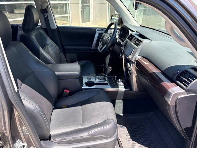Used 2022 Toyota 4Runner Limited AWD/4WD image 31