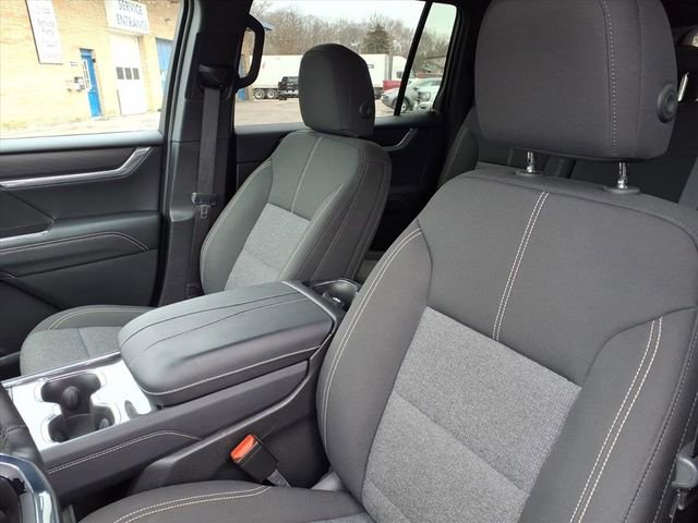 Used 2025 GMC Acadia Elevation image 9