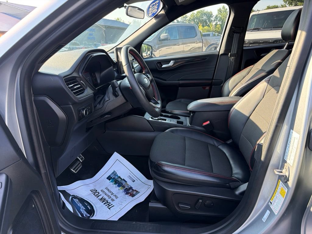Used 2023 Ford Escape ST-Line w/ Tech Pack #1 FWD image 14