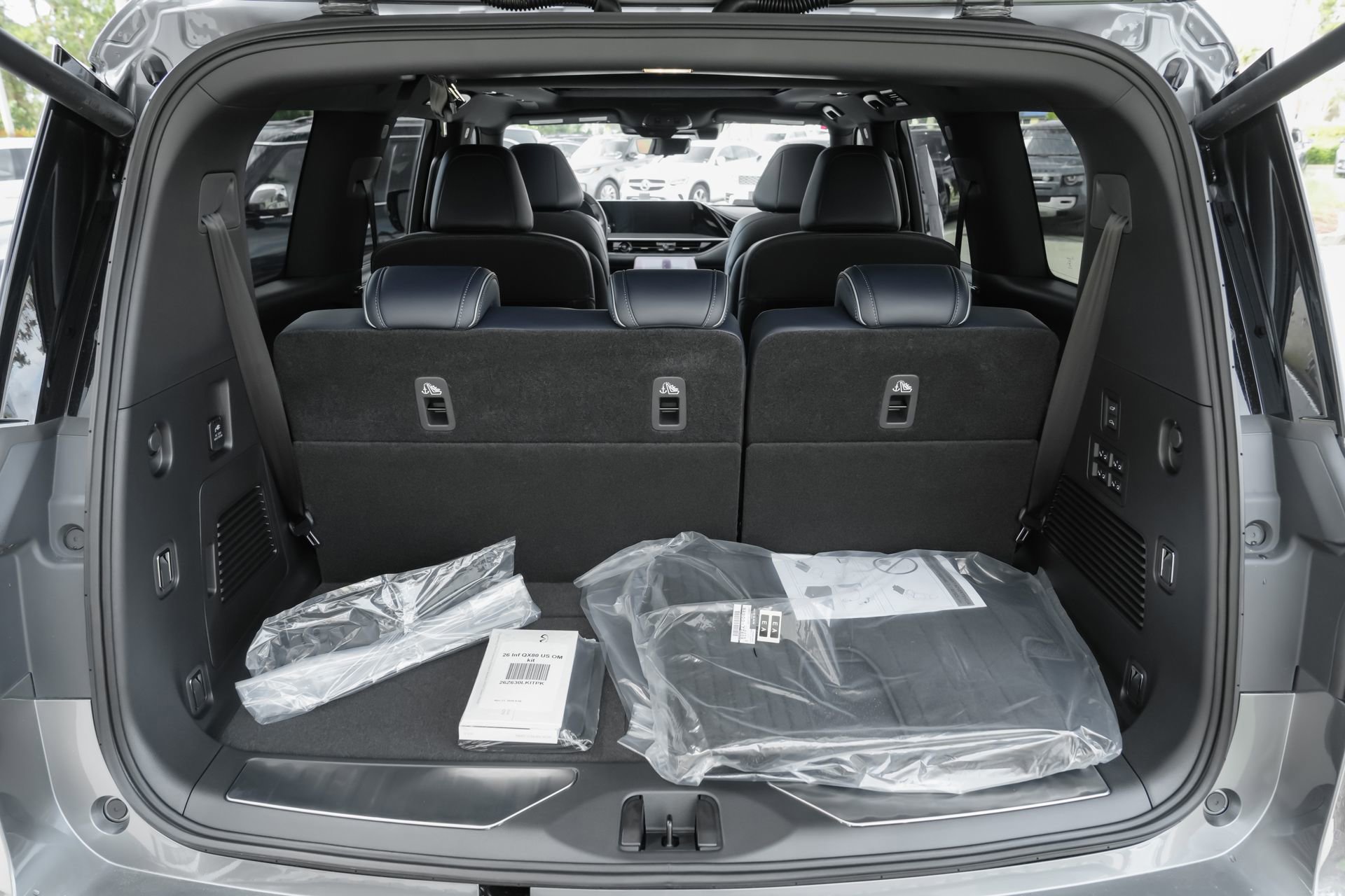 New 2026 INFINITI QX80 4WD w/ Sport Exterior Package image 33