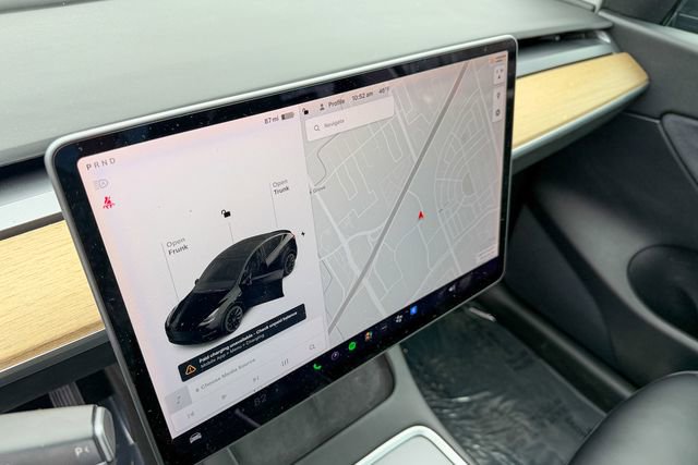 Used 2021 Tesla Model Y Long Range image 17