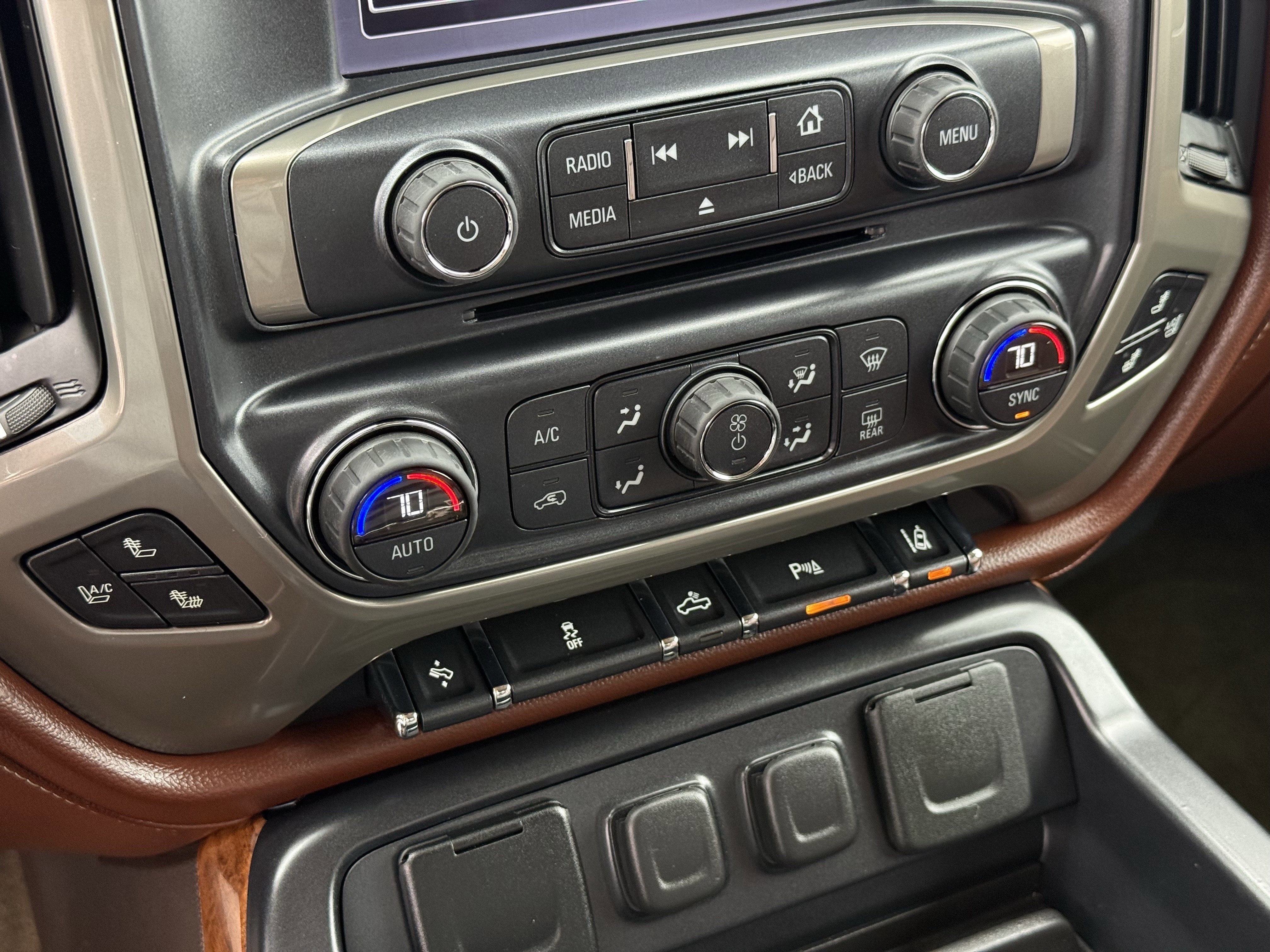 Used 2015 Chevrolet Silverado 1500 High Country w/ High Country Premium Package image 22