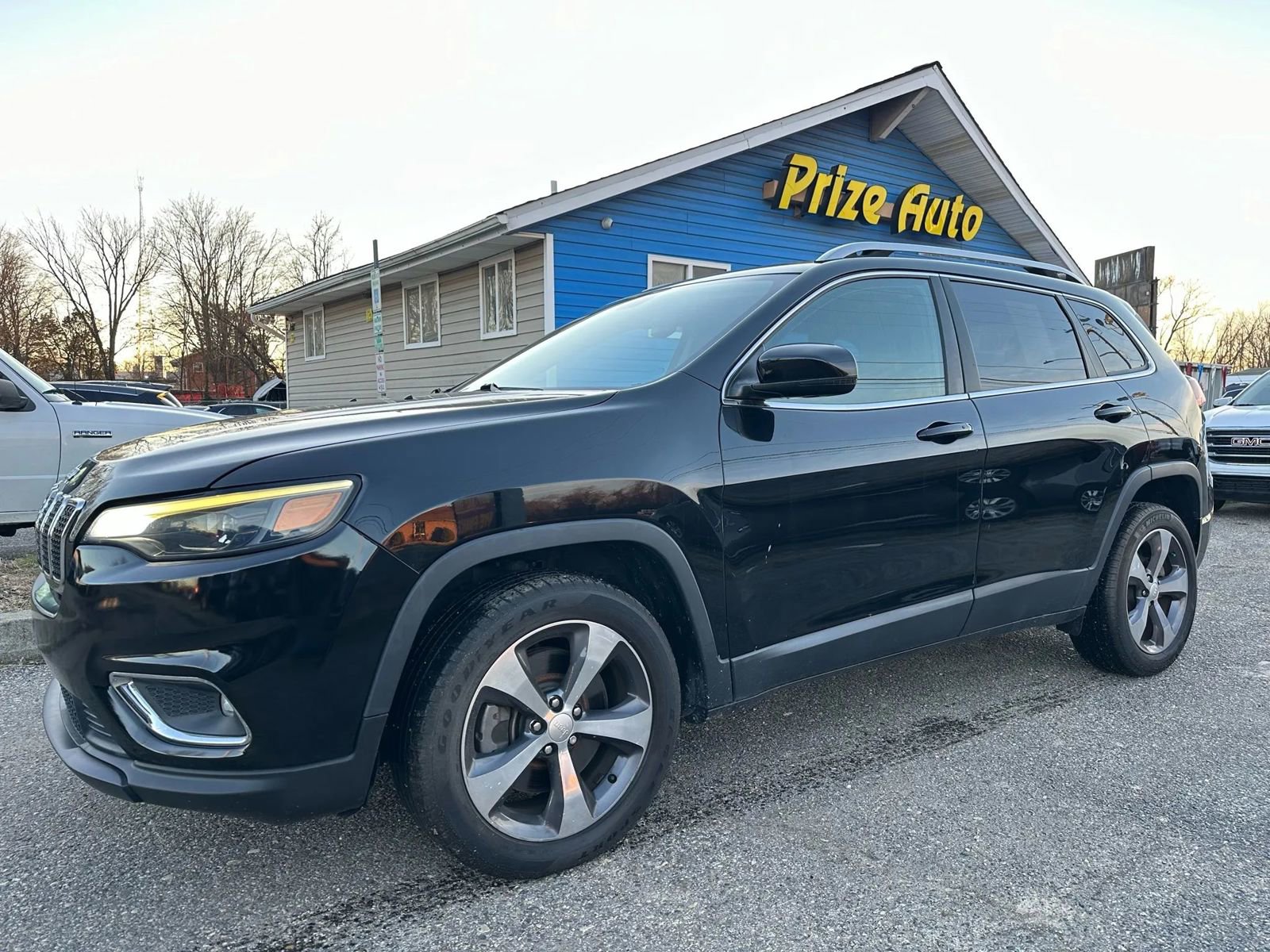 Used 2020 Jeep Cherokee Limited image 2