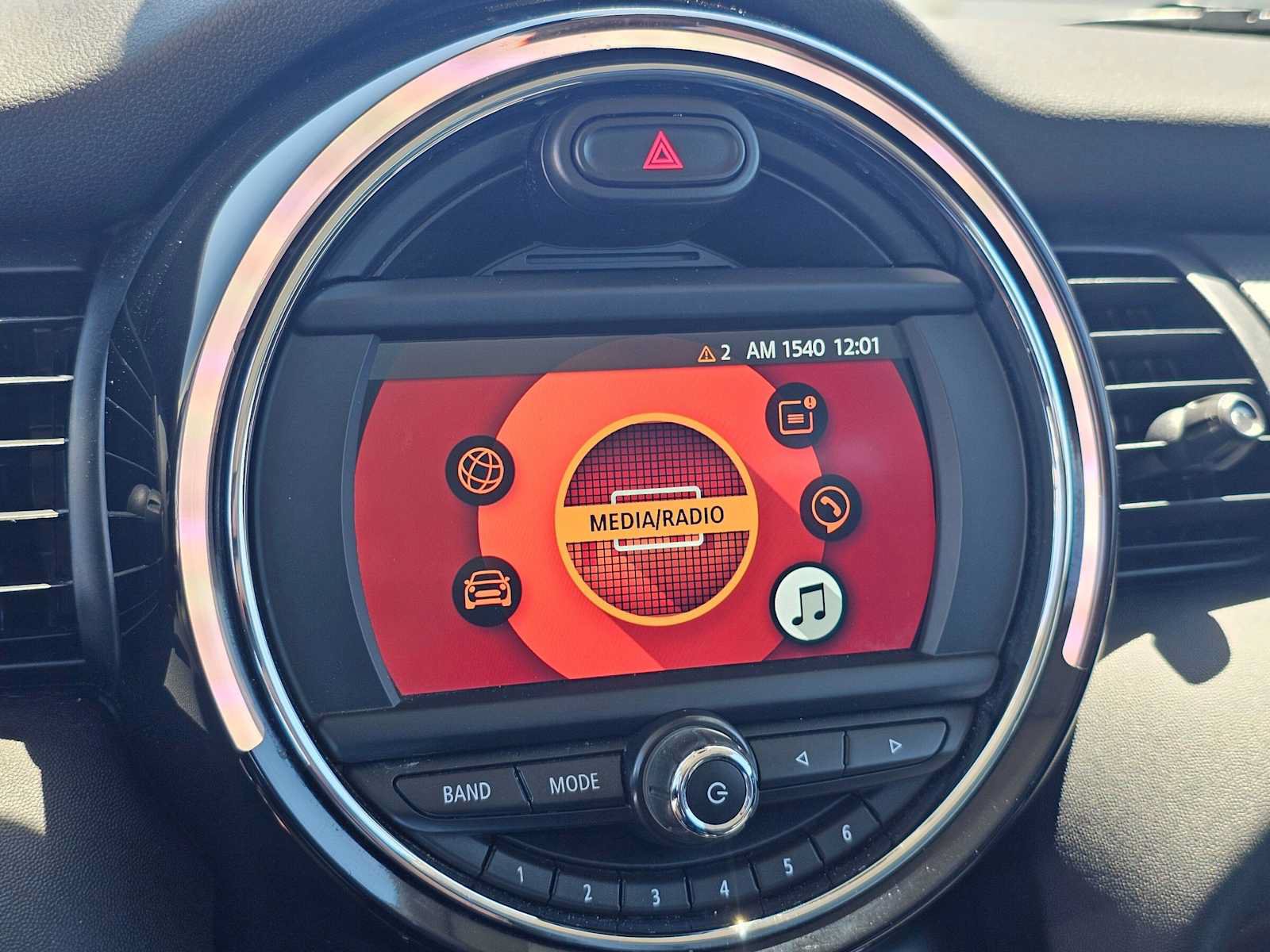 Used 2019 MINI Cooper 2-Door Hardtop FWD image 21