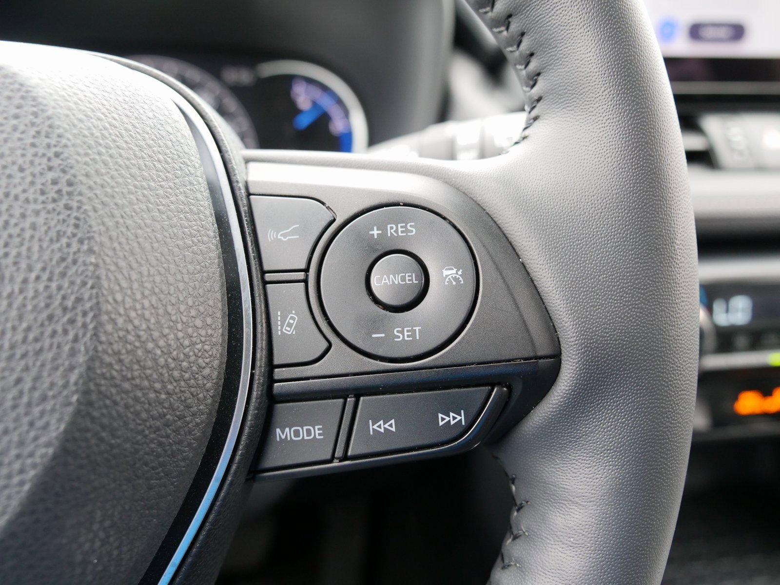 Used 2024 Toyota RAV4 XLE Premium image 20