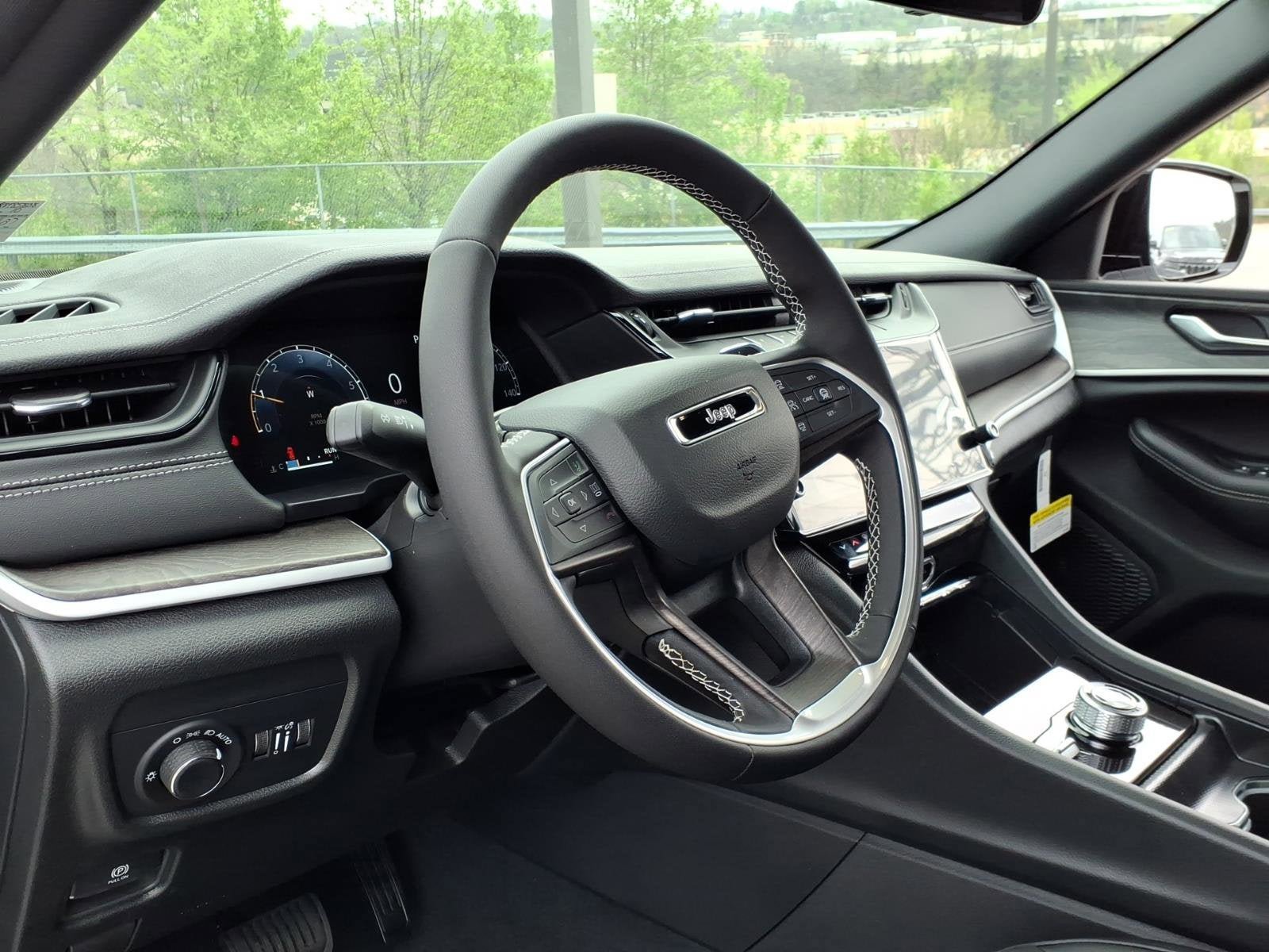 New 2026 Jeep Grand Cherokee L 4WD image 6