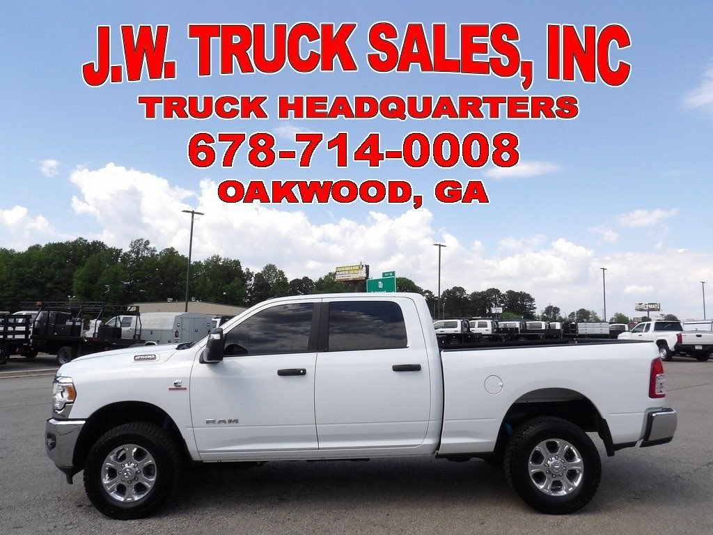 Used 2024 RAM 2500 Big Horn w/ Off Road Package AWD/4WD image 2