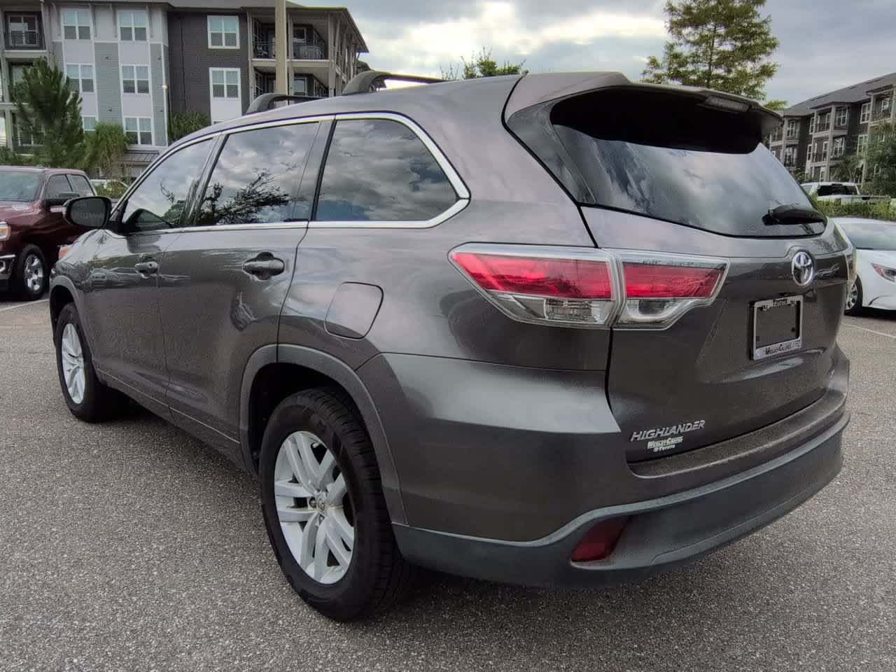 Used 2014 Toyota Highlander LE FWD image 4