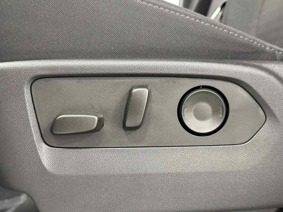 Used 2024 Chevrolet Silverado 1500 RST w/ Z71 Off-Road Package image 26