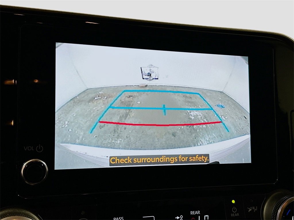 Used 2023 Toyota Highlander XLE image 11