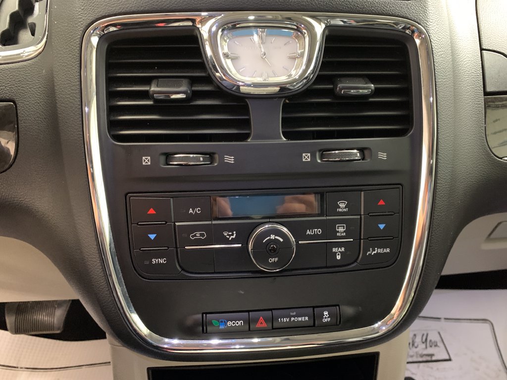 Used 2016 Chrysler Town & Country Touring FWD image 26