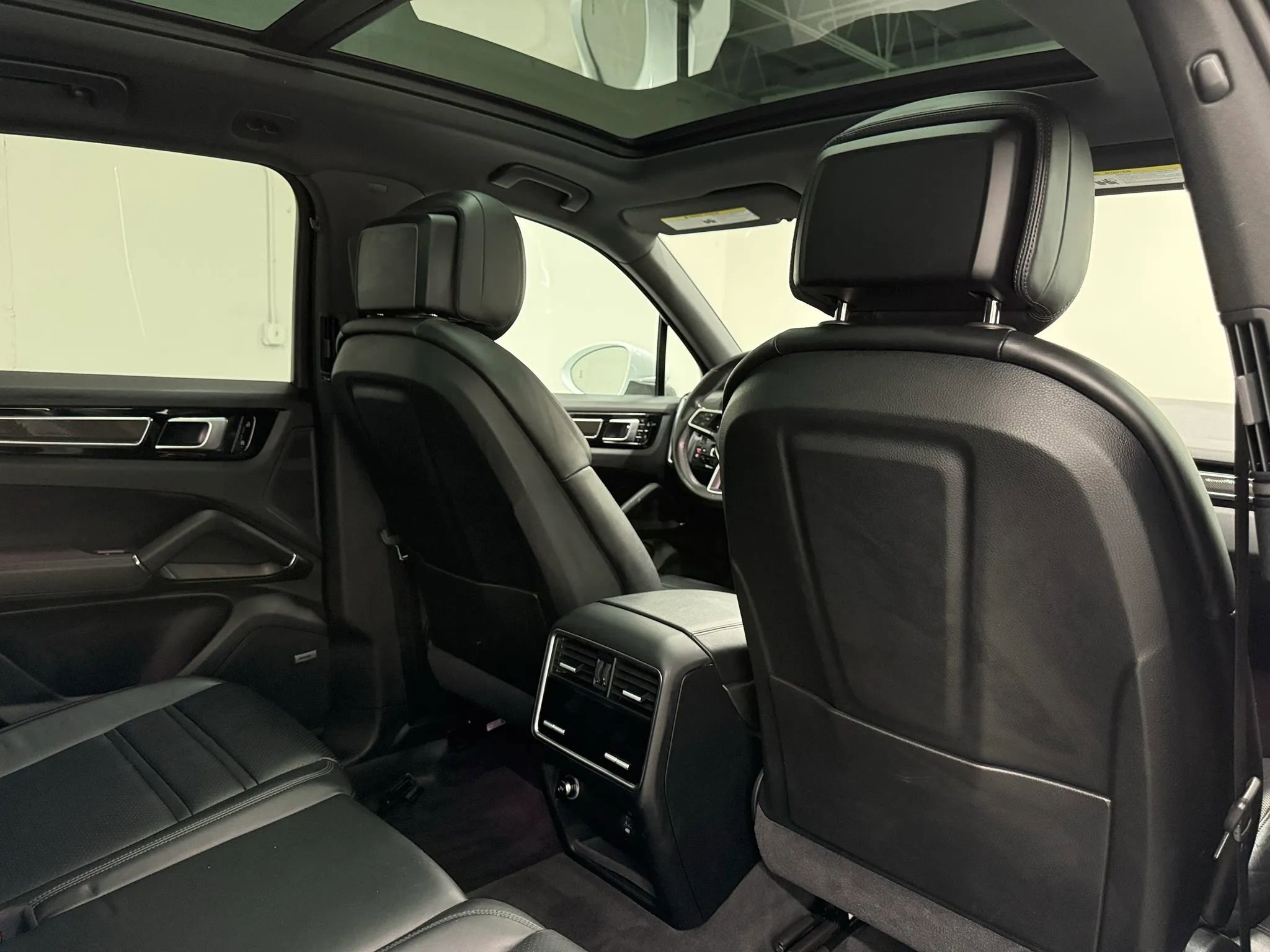 Used 2019 Porsche Cayenne AWD/4WD image 14