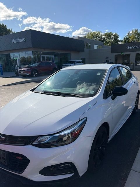 Used 2018 Chevrolet Cruze LT w/ Convenience Package FWD image 3