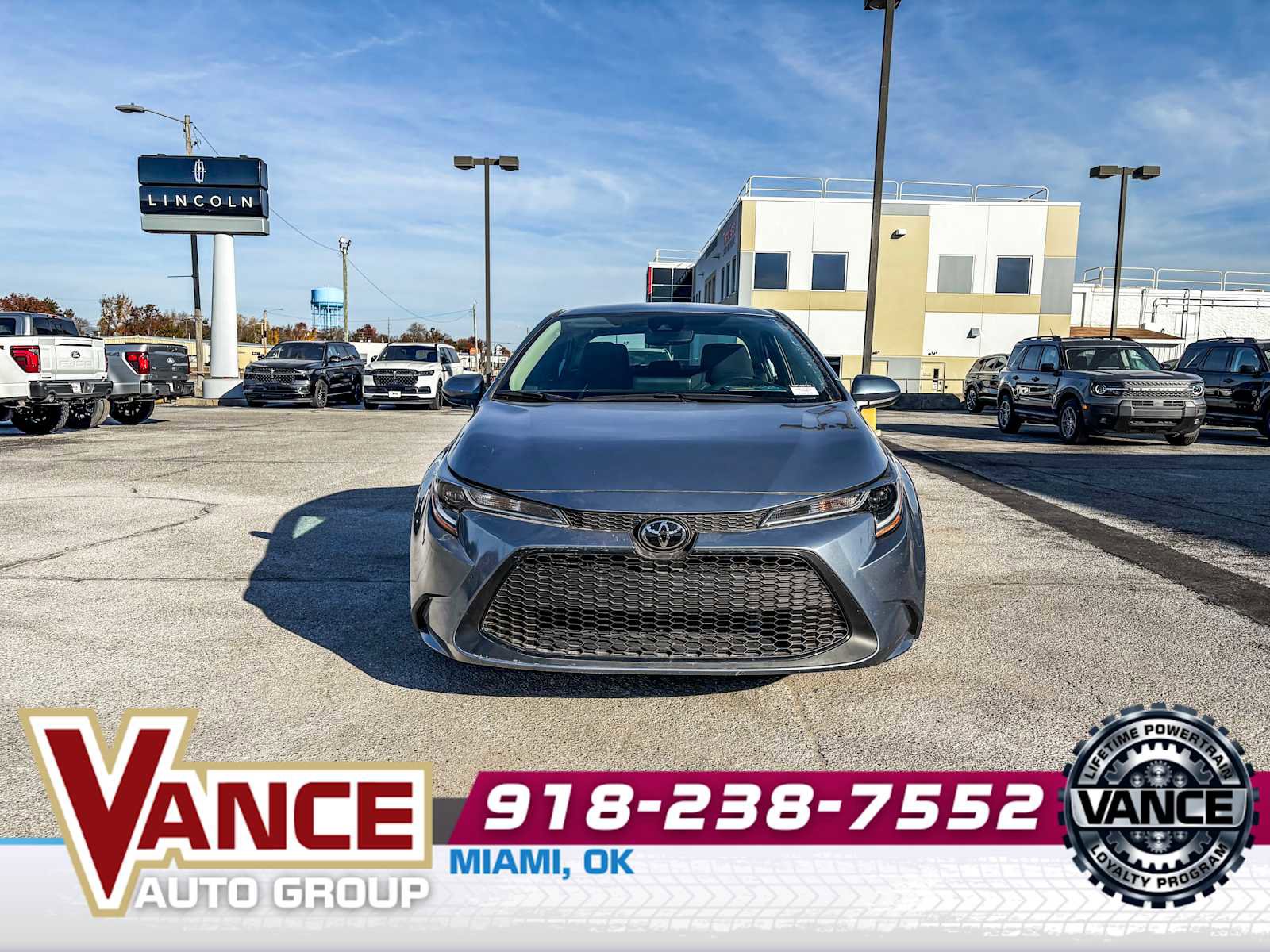 Used 2022 Toyota Corolla LE image 2