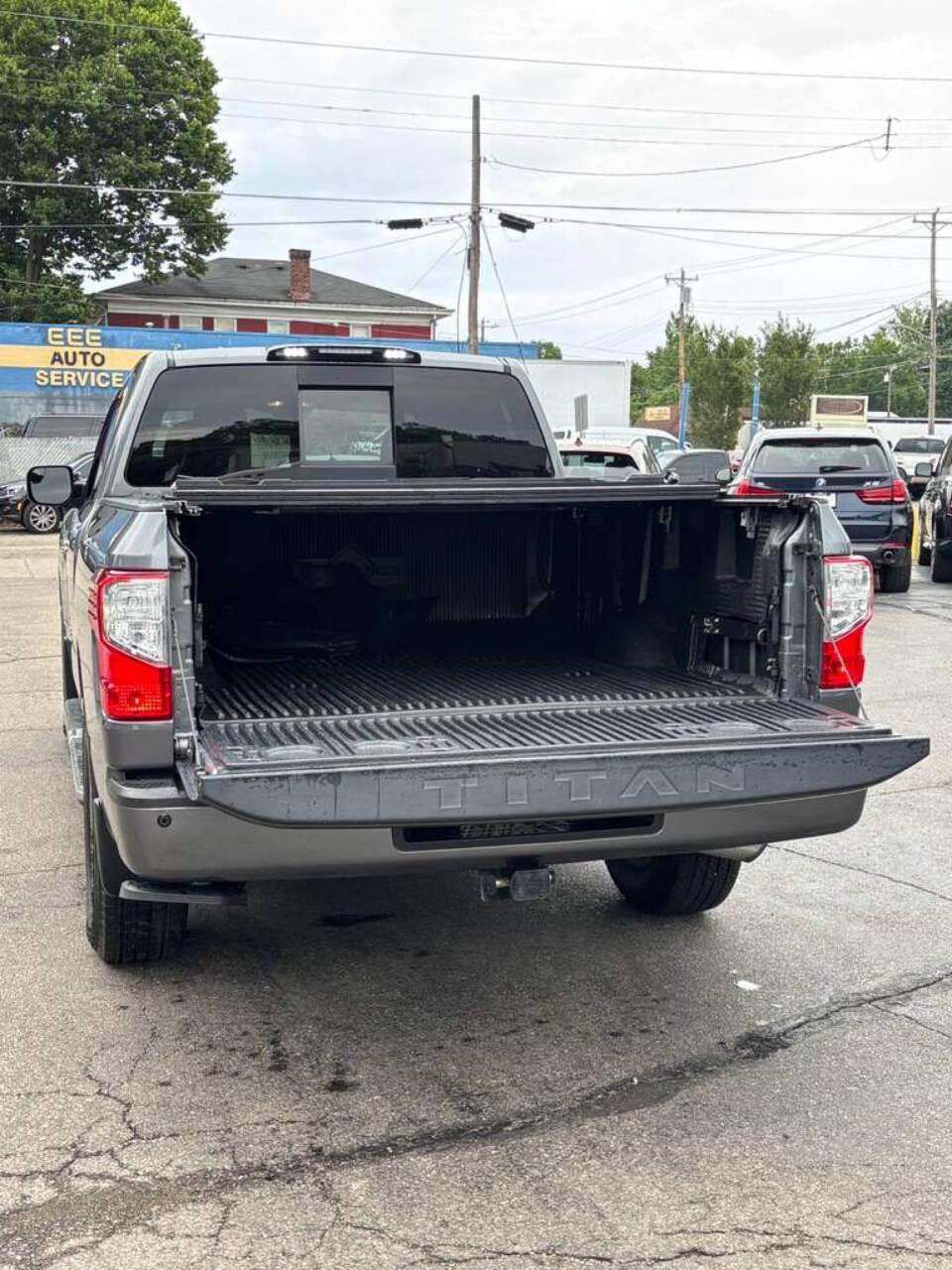 Used 2019 Nissan Titan SV w/ SV Convenience Package AWD/4WD image 14