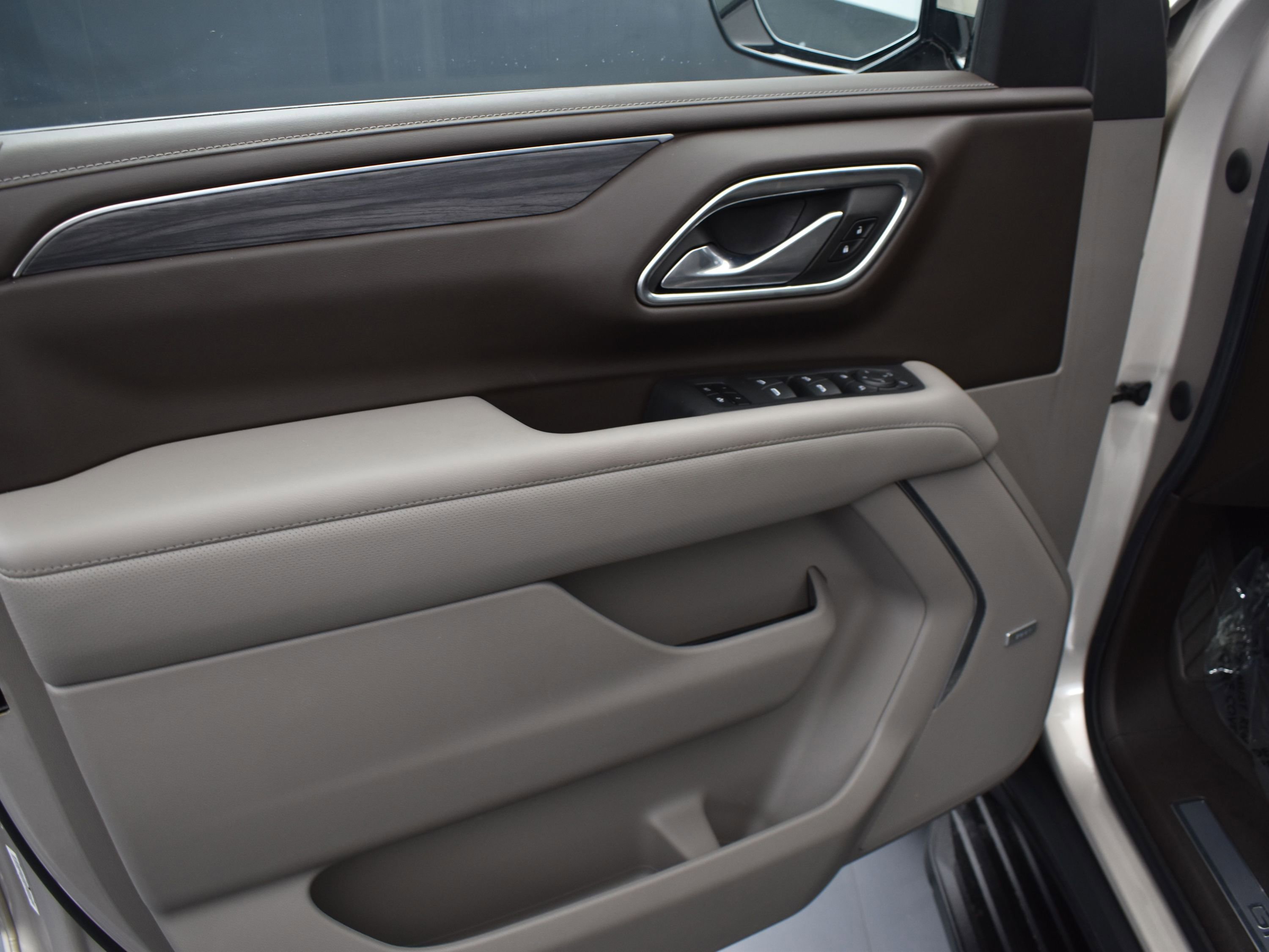 Used 2021 GMC Yukon SLT w/ SLT Premium Package image 13