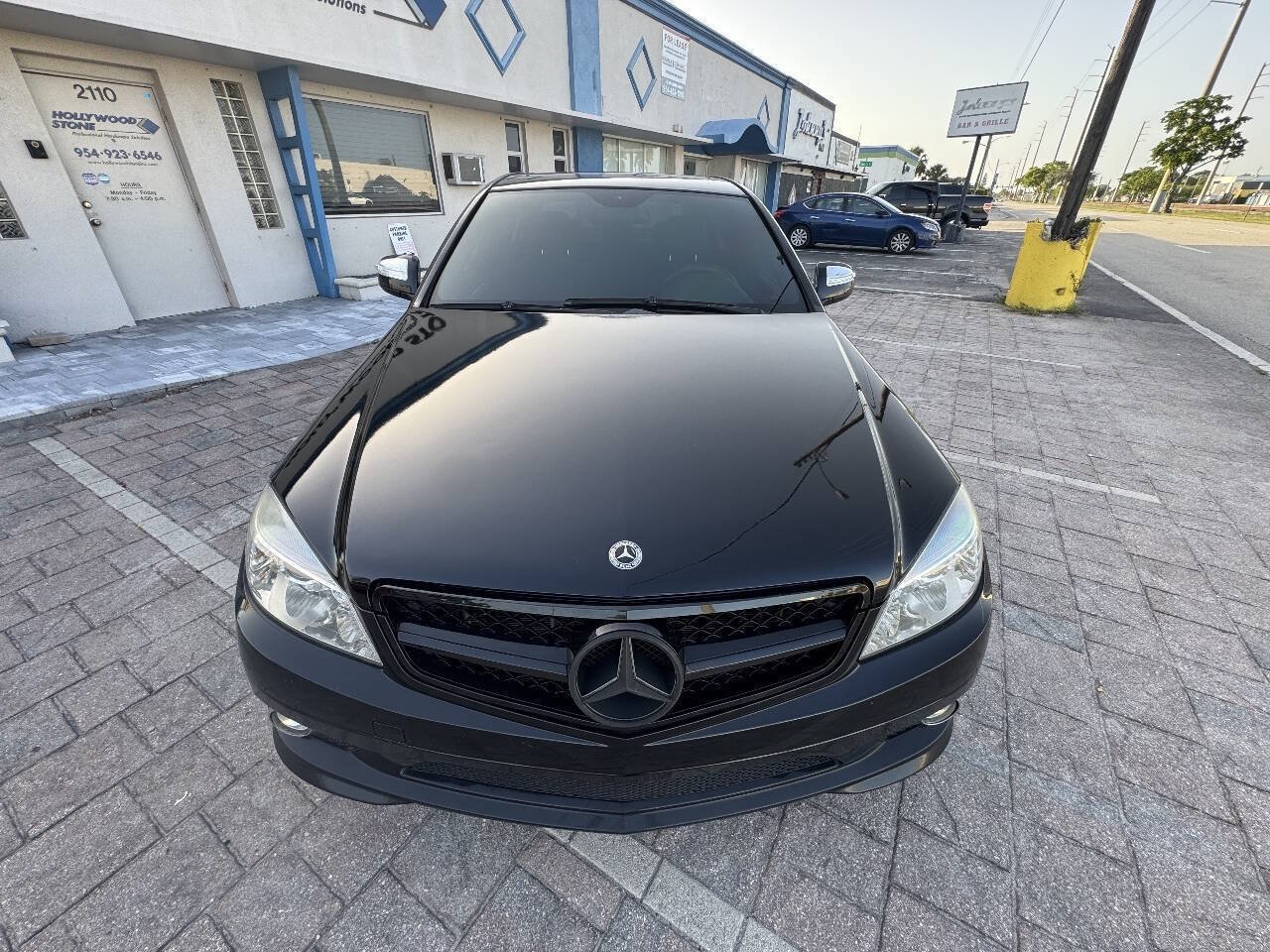 Used 2009 Mercedes-Benz C 300 Sedan image 3