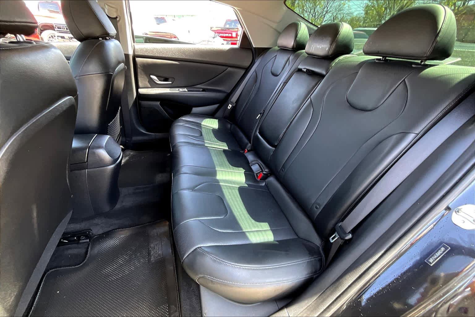 Used 2021 Hyundai Elantra Limited FWD image 21