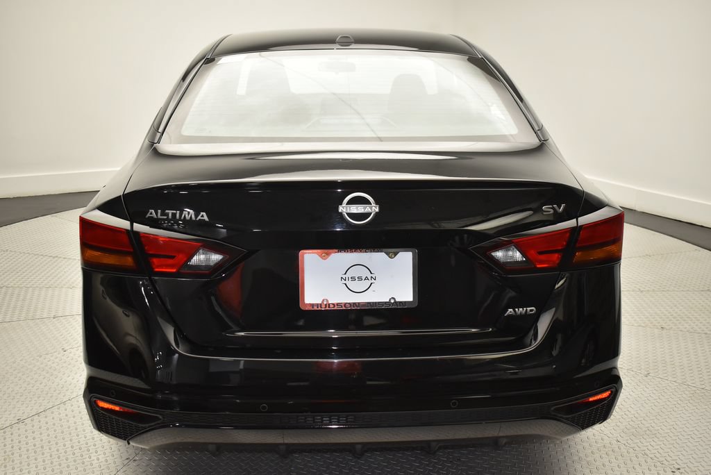 Used 2024 Nissan Altima 2.5 SV AWD/4WD image 6
