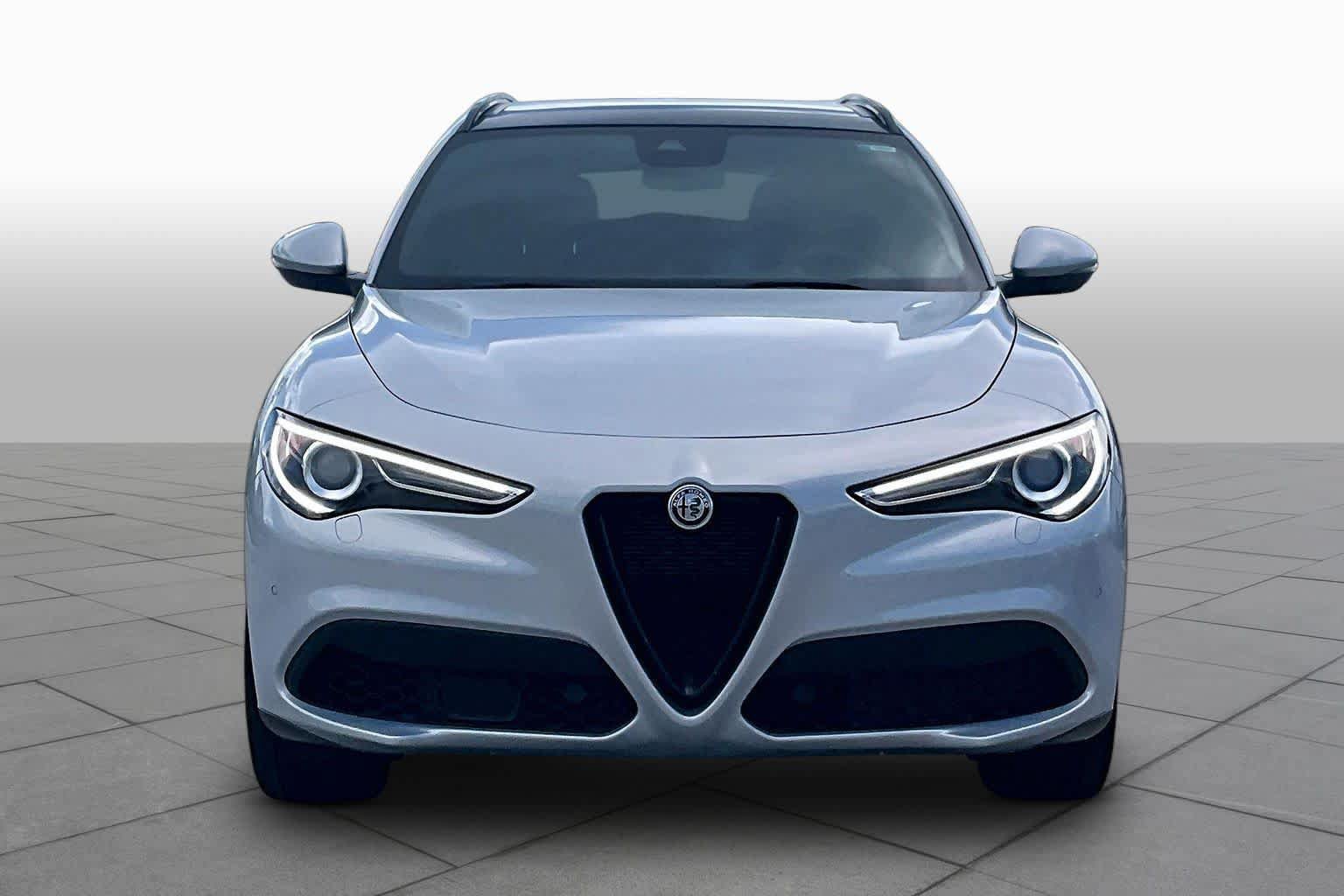 Used 2022 Alfa Romeo Stelvio Ti AWD/4WD image 3