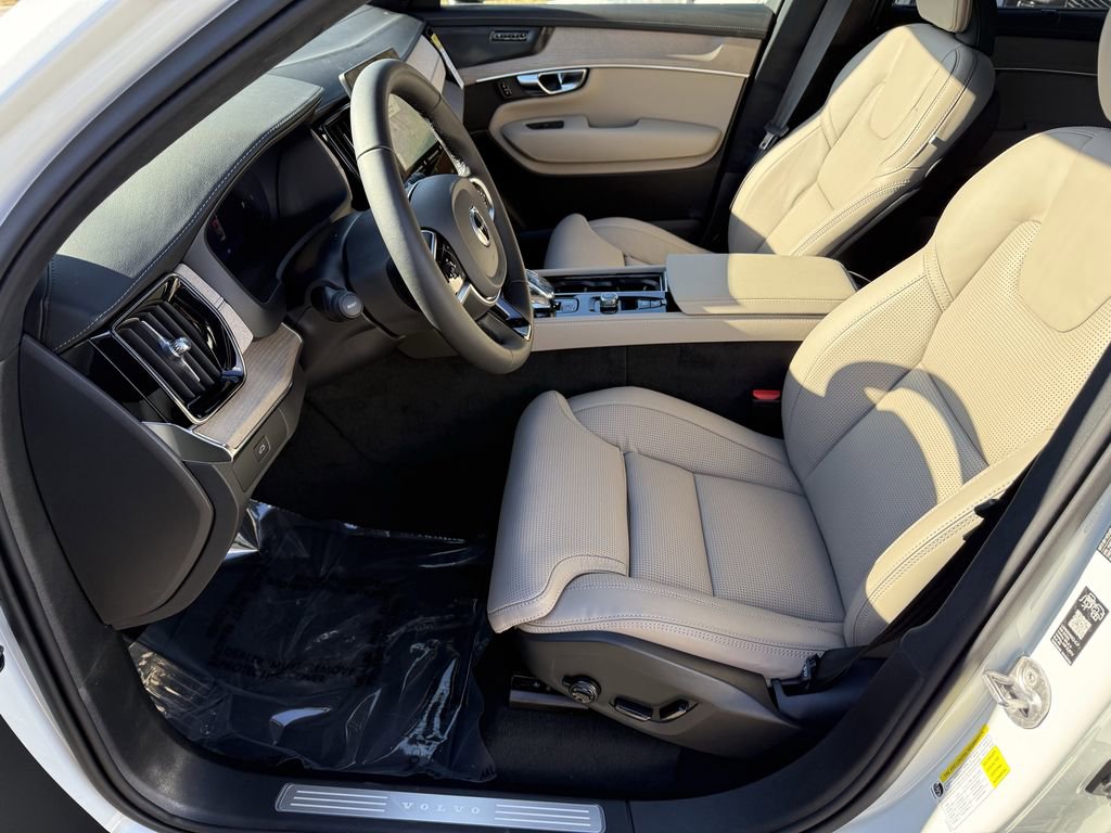 New 2026 Volvo XC90 B6 Ultra w/ Lounge Package image 9