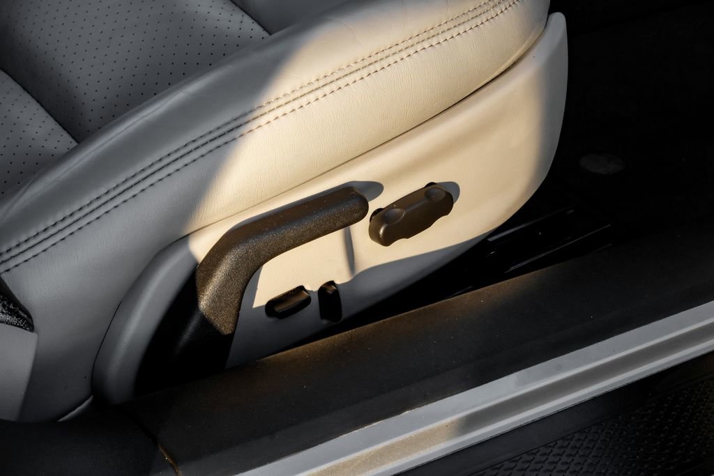 Used 2006 Chevrolet Corvette Coupe w/ Preferred Equipment Group image 36