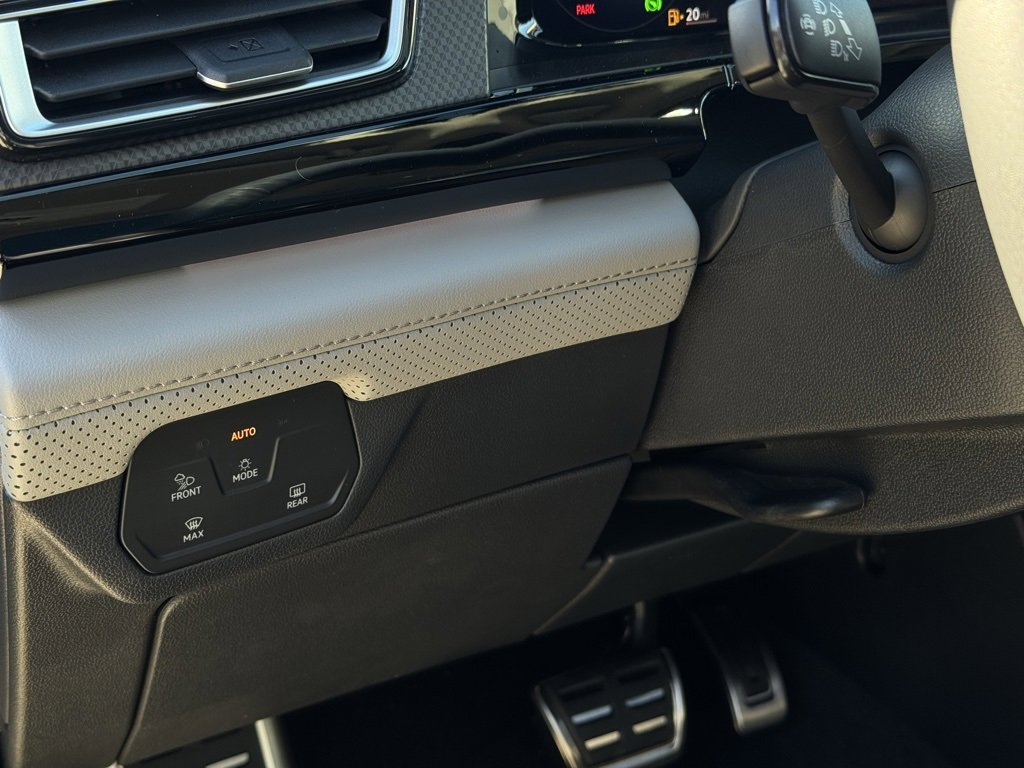 New 2025 Volkswagen Atlas Peak Edition SE image 26