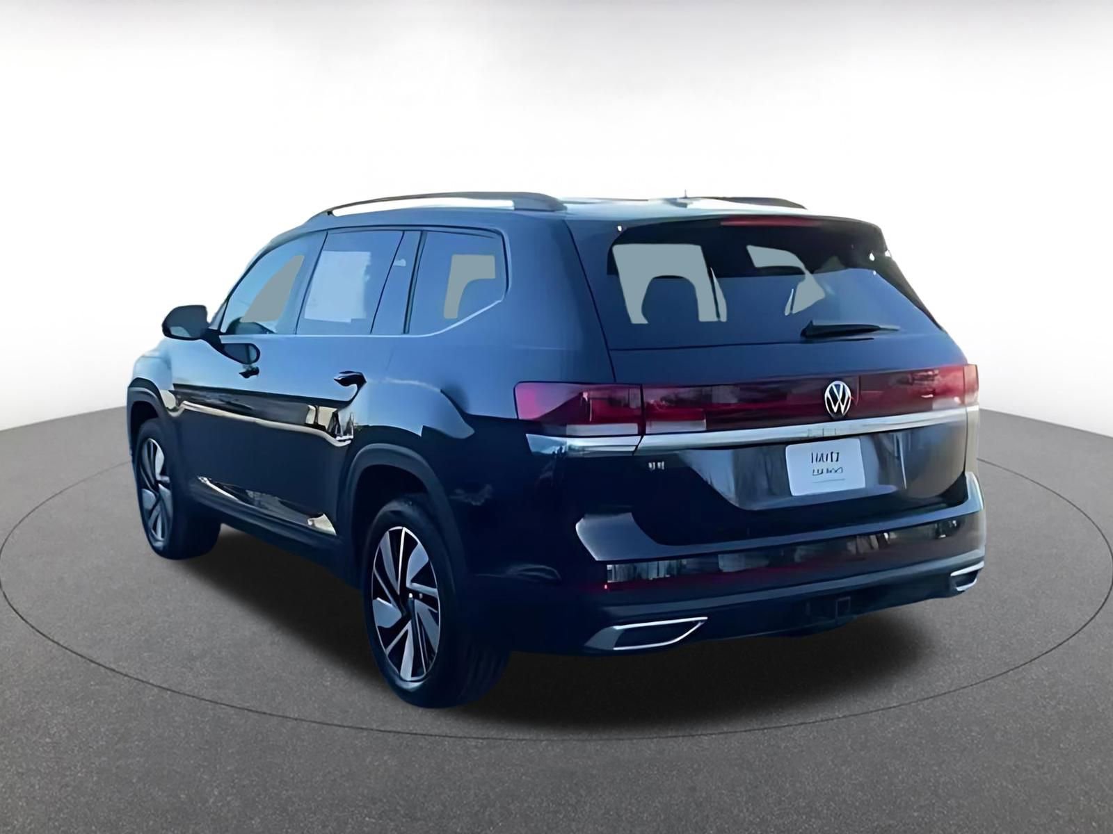 Used 2025 Volkswagen Atlas SE image 9