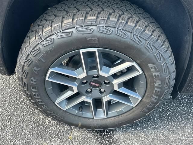 New 2026 GMC Terrain AT4 w/ Technology Package II AWD/4WD image 16