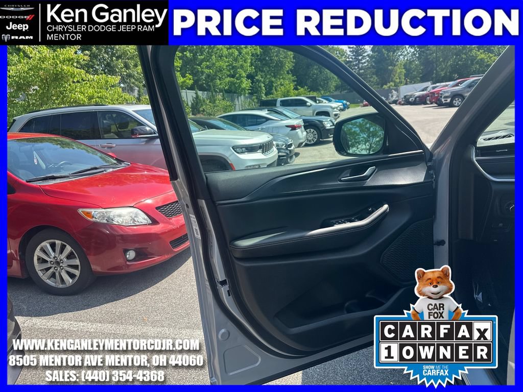Certified 2025 Jeep Grand Cherokee Altitude w/ Trailer Tow Package AWD/4WD image 13