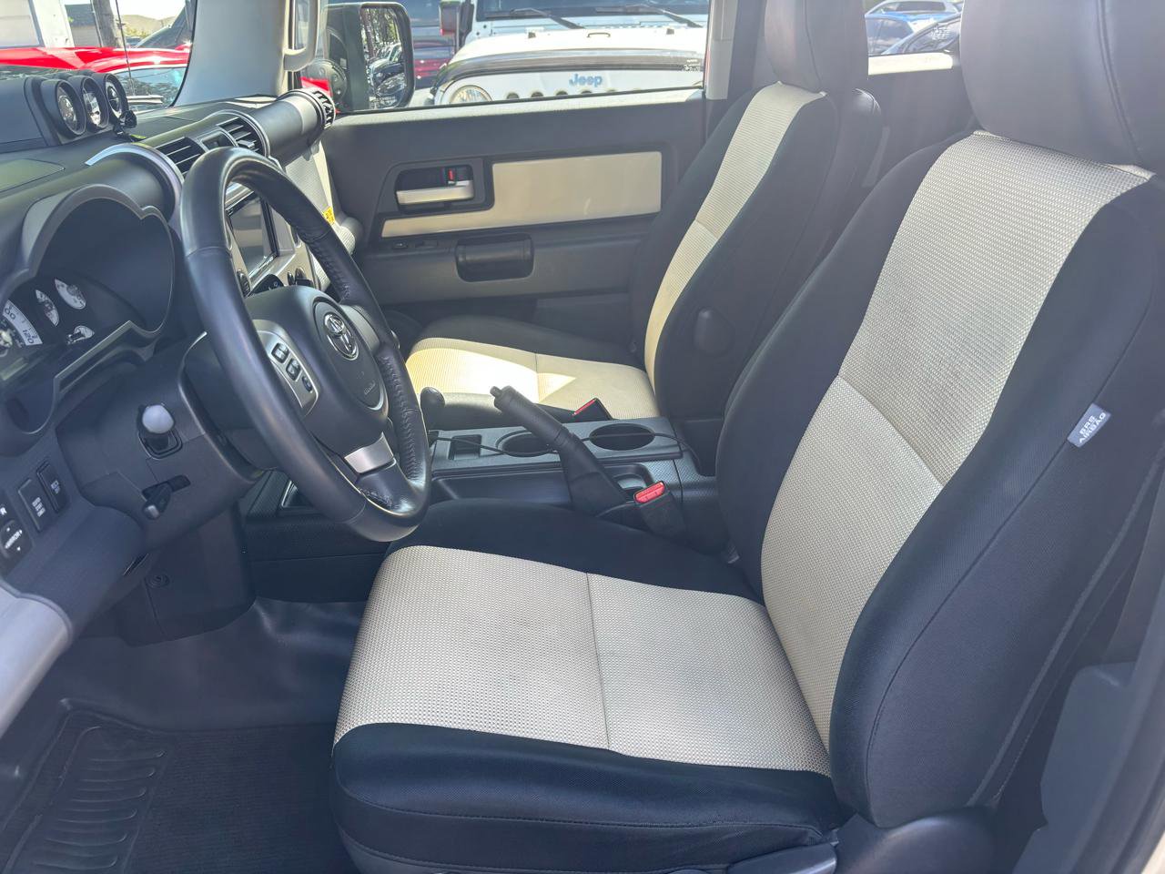 Used 2010 Toyota FJ Cruiser 4WD image 8