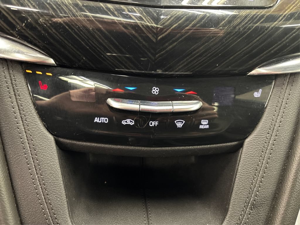 Used 2020 Cadillac XT6 Premium Luxury AWD/4WD image 33
