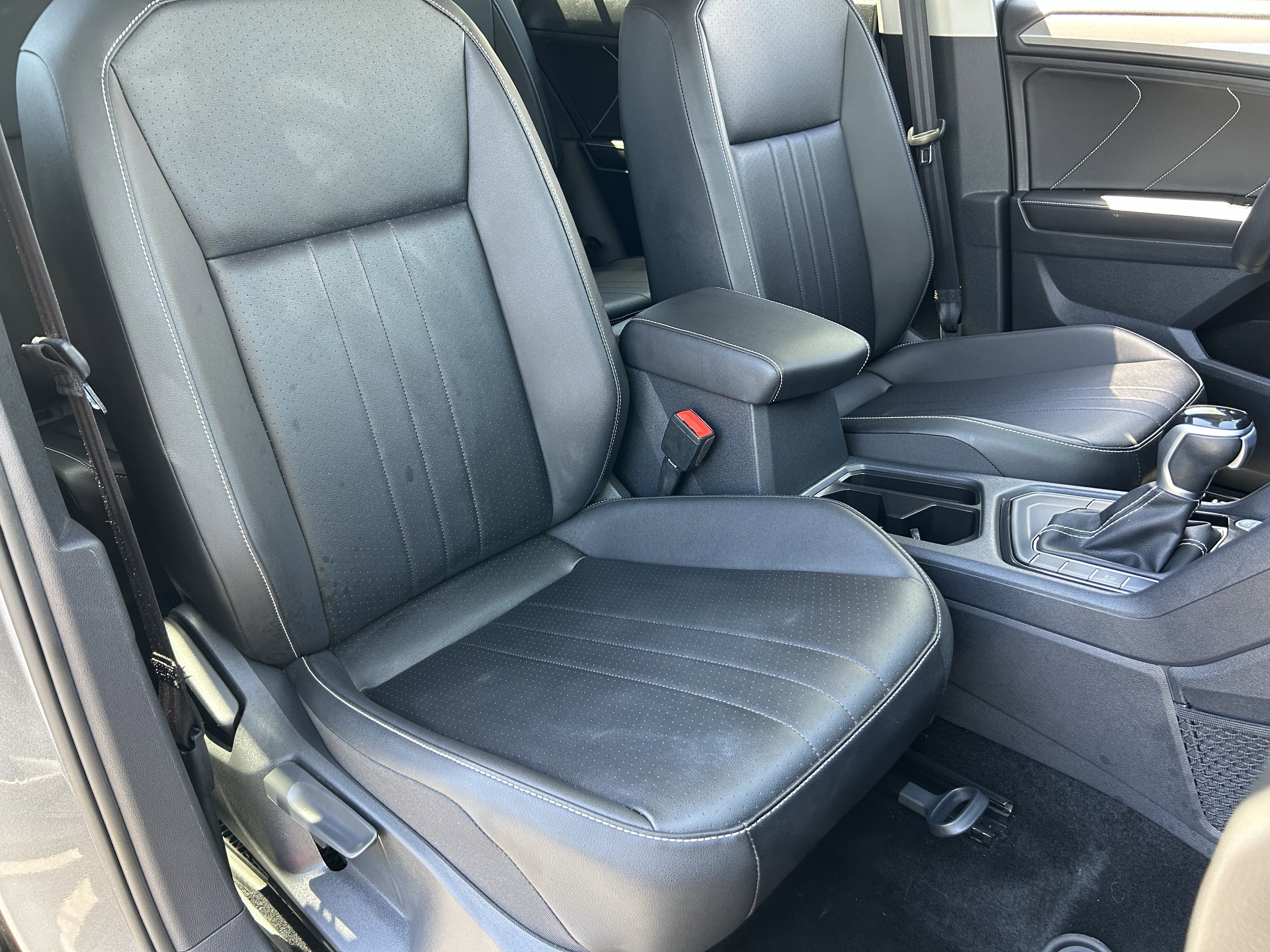 Used 2023 Volkswagen Tiguan SE FWD image 8