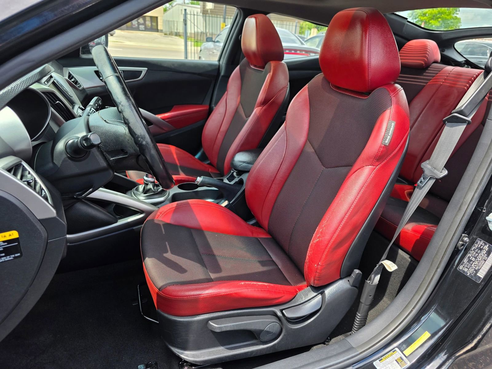 Used 2014 Hyundai Veloster w/ Technology Package 03 FWD image 9