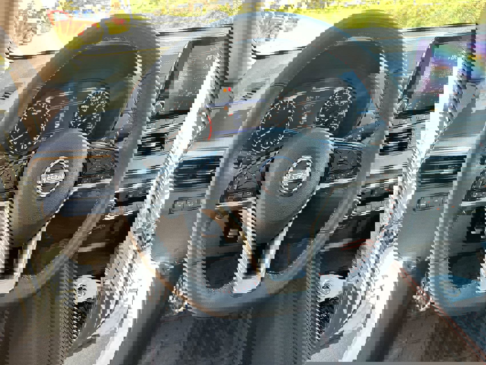 Used 2024 Nissan Altima 2.5 SR image 14