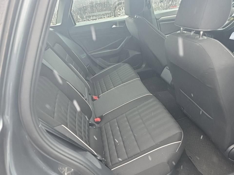 Used 2024 Volkswagen Jetta Sport image 10