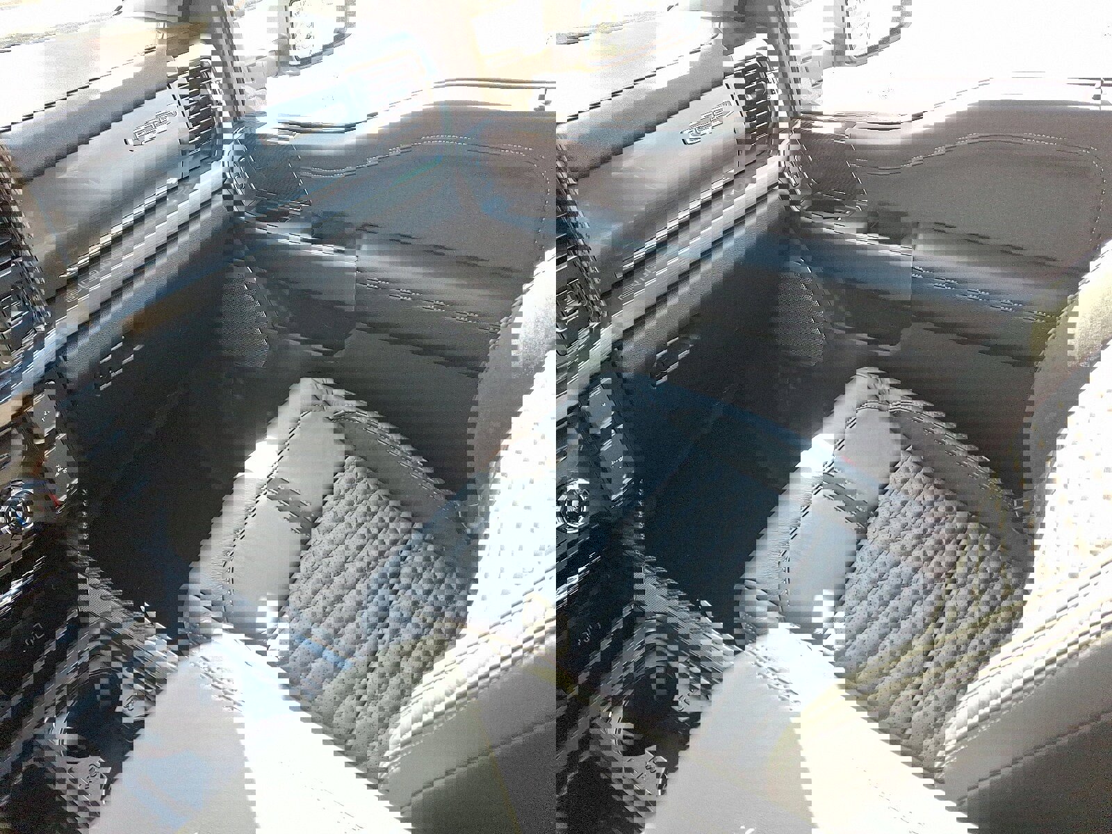 New 2026 Ford F250 Lariat w/ Black Appearance Package image 10