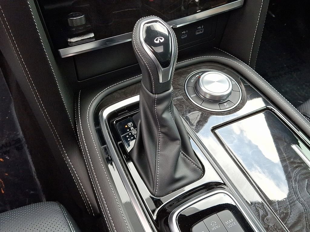 Used 2024 INFINITI QX80 Sensory image 17