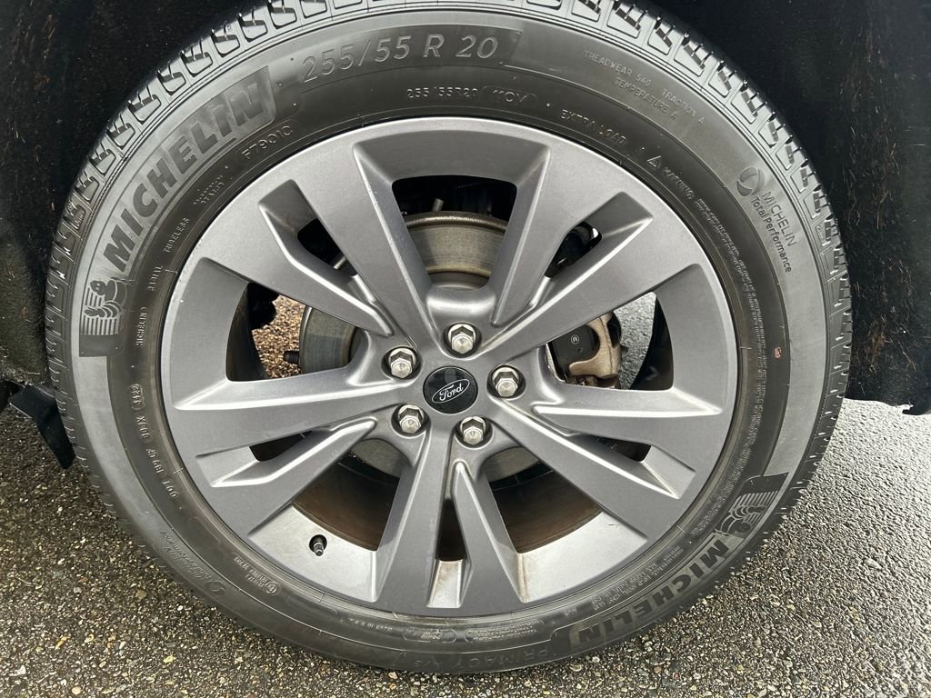 Certified 2022 Ford Explorer XLT w/ Equipment Group 202A image 26