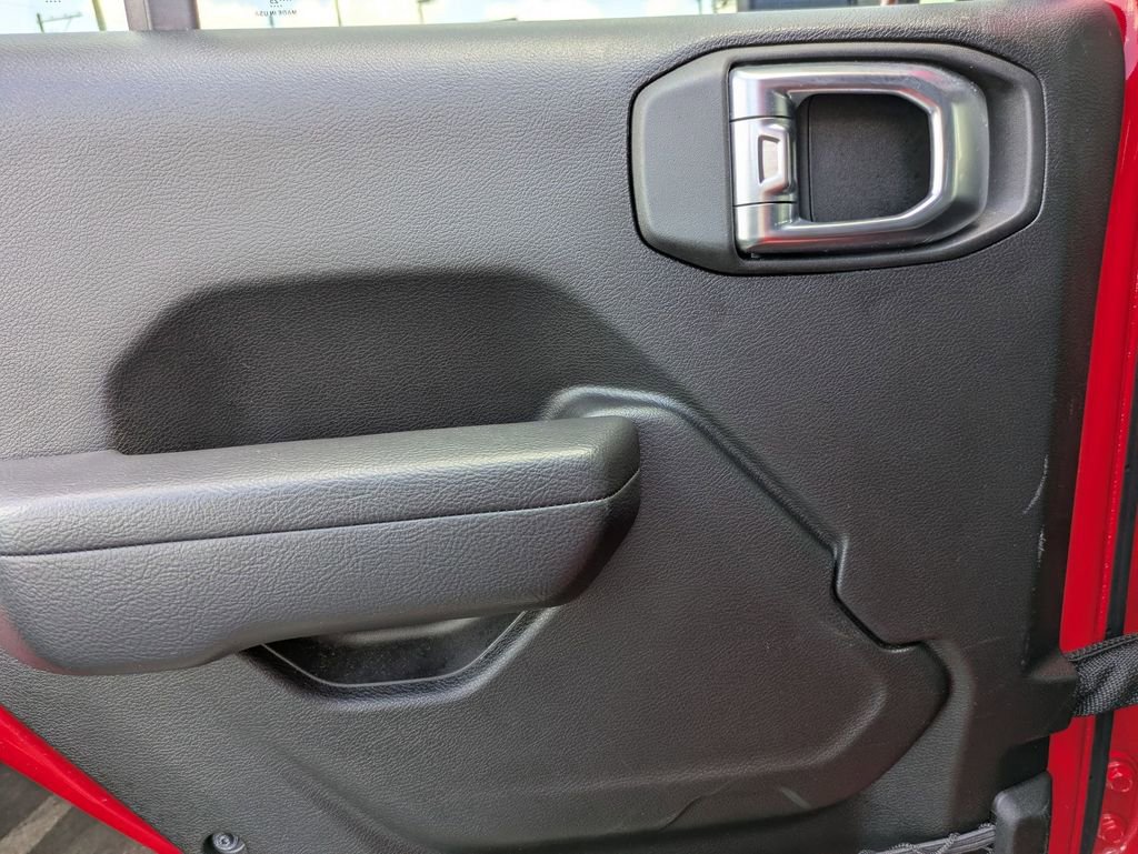 Used 2025 Jeep Wrangler Unlimited Rubicon AWD/4WD image 25