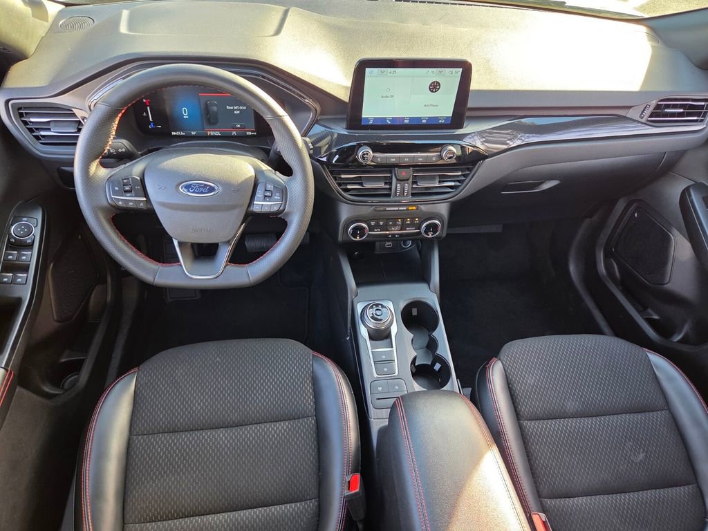 Used 2025 Ford Escape ST-Line image 8