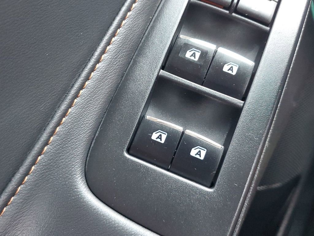 Used 2020 Toyota Avalon XSE image 35